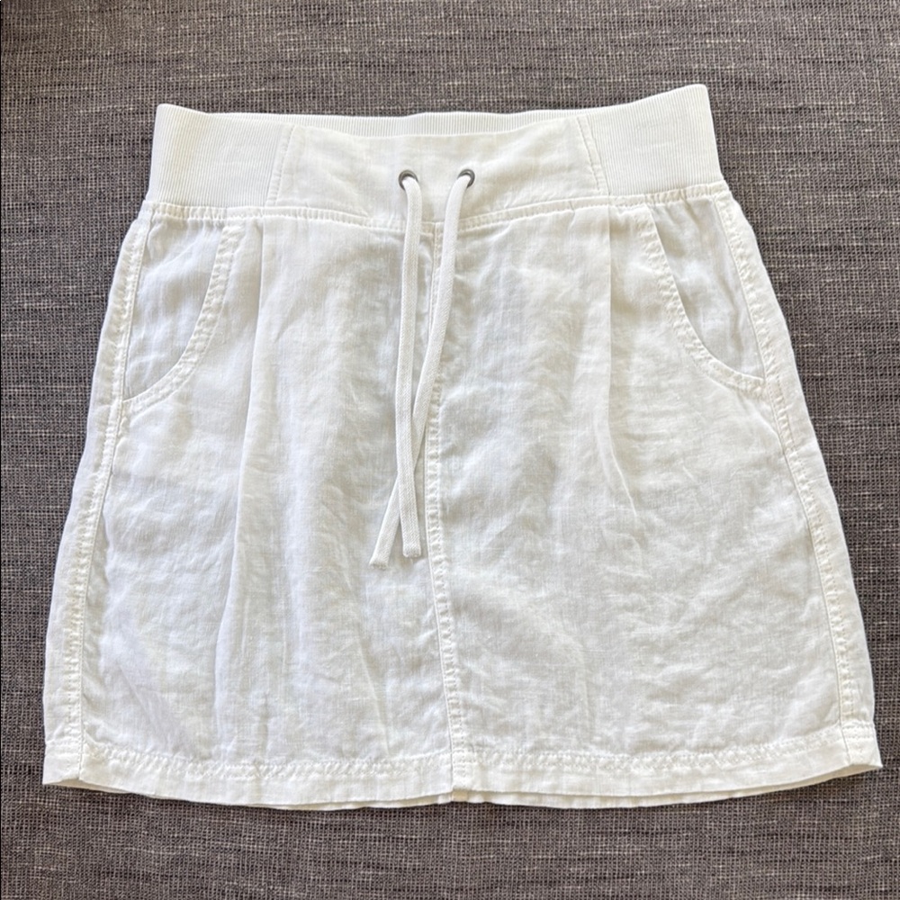Athleta Cream Knee-Length Tie Front Skirt